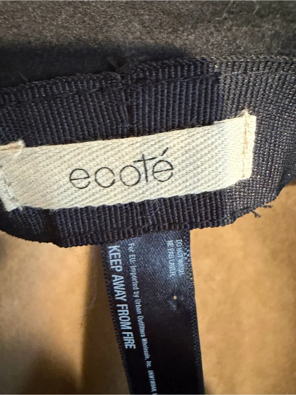 Ecote Urban Outfitters Two-Tone Wool Fedora Hat in Brown and Black. Fall.